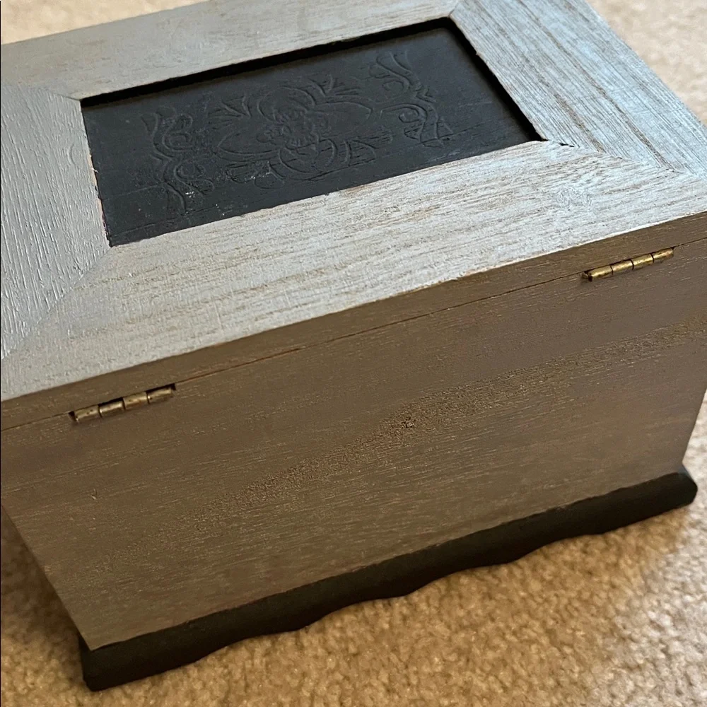 ⚠️Wooden keepsake box